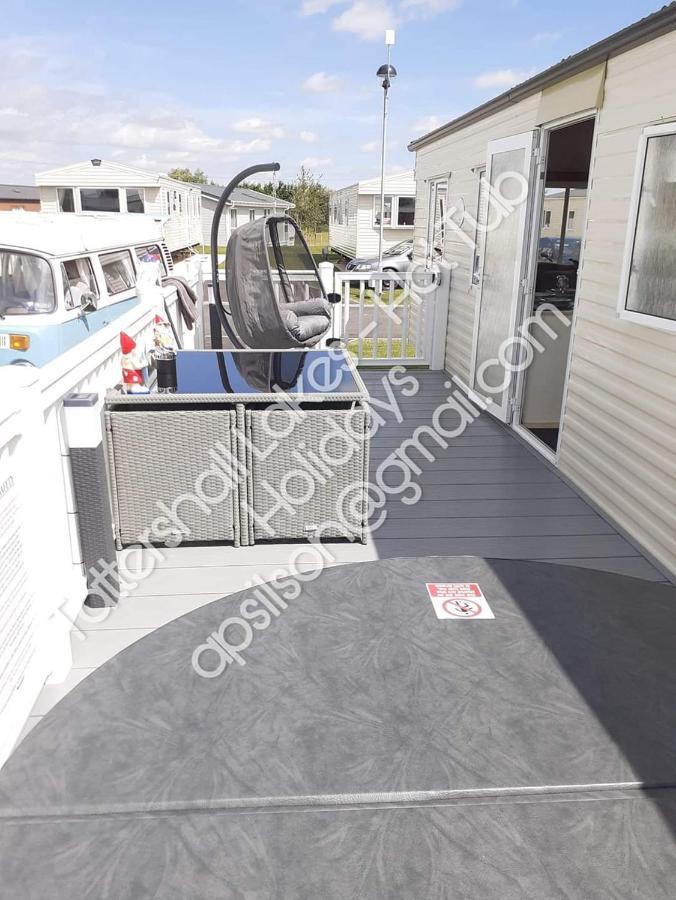Tattershall Luxury Hot Tub Caravan Exterior foto